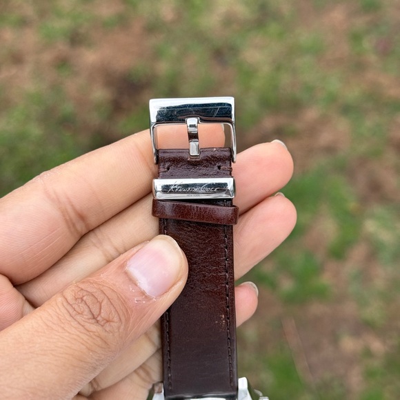 Kenneth Cole Silver Case Watch with Brown Strap White Dial classic men’s watch - Picture 9 of 10
